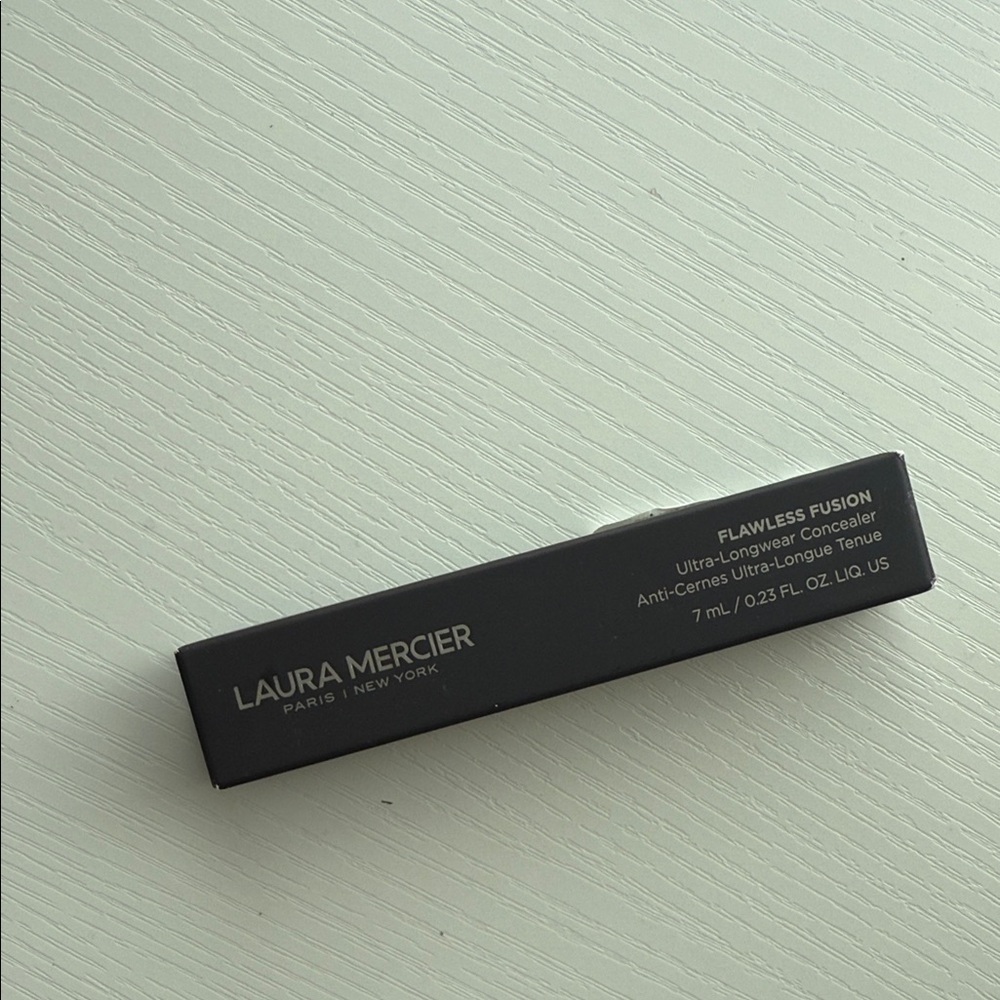 Laura Mercier Flawless Fusion Concealer - Black Packaging